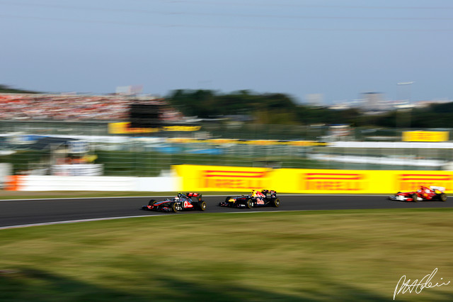 Button-Vettel-Alonso_2011_Japan_01_PHC.jpg