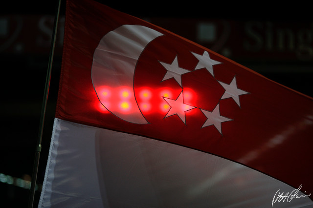 Flag_2011_Singapore_01_PHC.jpg