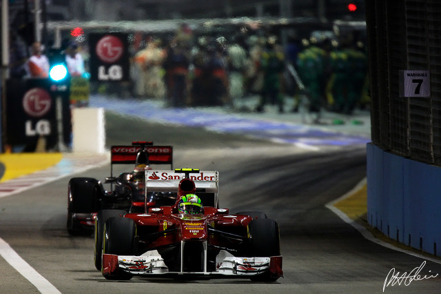 Massa-Hamilton_2011_Singapore_01_PHC.jpg