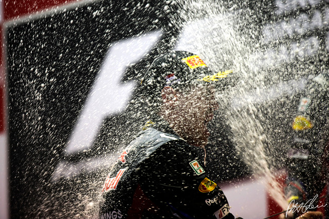 Vettel_2011_Singapore_14_PHC.jpg