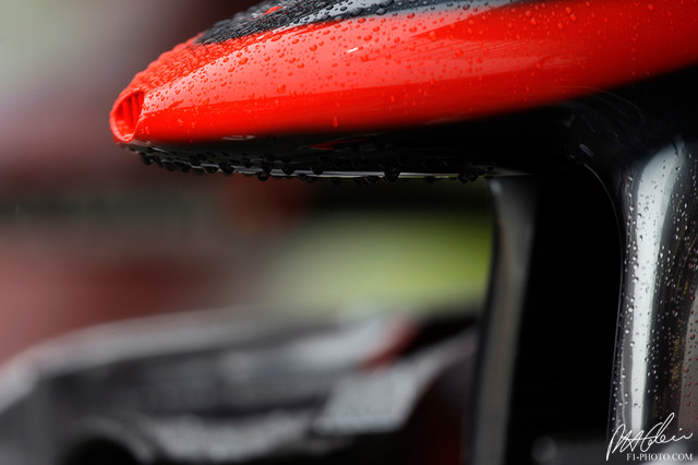 Graphics-McLaren_2011_Turkey_03_PHC.jpg