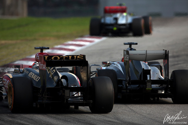 Hulkenberg-Raikkonen_2013_Malaysia_01_PHC.jpg