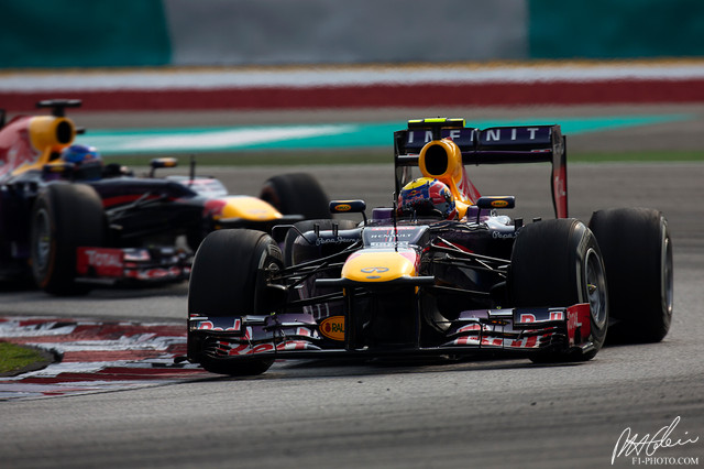 Webber-Vettel_2013_Malaysia_01_PHC.jpg