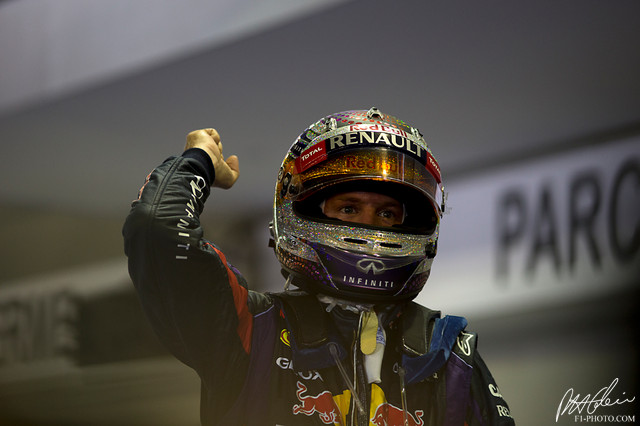 Vettel_2013_Singapore_14_PHC.jpg