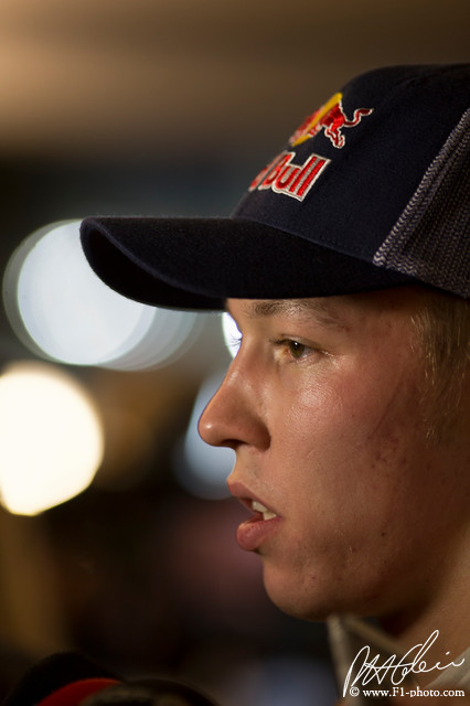 Kvyat_2014_AbuDhabi_03_PHC.jpg