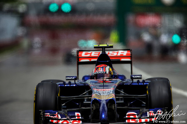 Kvyat_2014_Canada_01_PHC.jpg