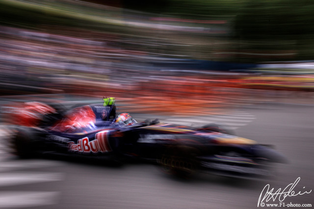 Kvyat_2014_Monaco_04_PHC.jpg