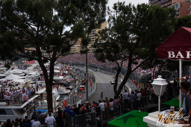 Rosberg-Hamilton_2014_Monaco_03_PHC.jpg