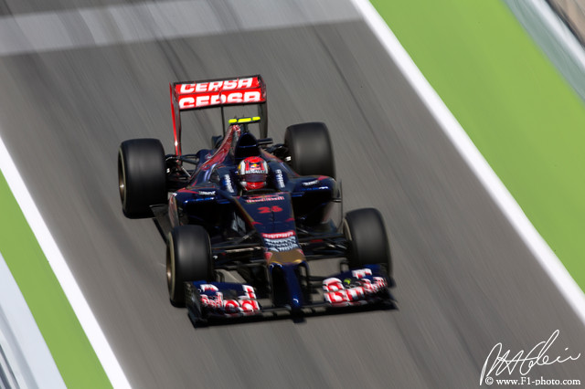 Kvyat_2014_Spain_02_PHC.jpg