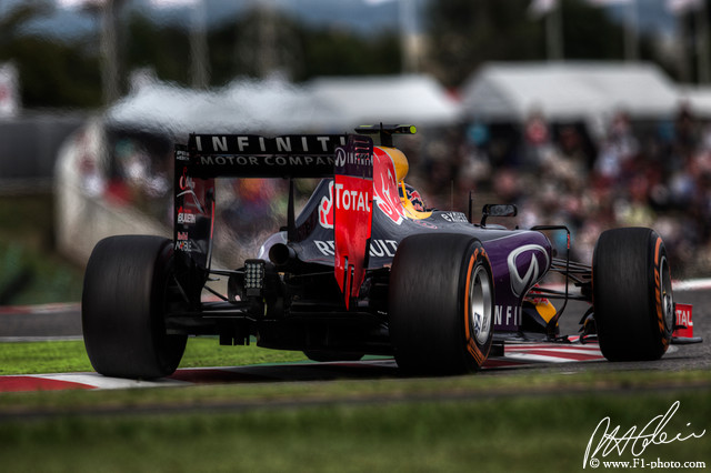 Kvyat_2015_Japan_05_PHC.jpg