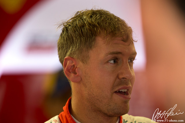 Vettel_2015_Japan_07_PHC.jpg