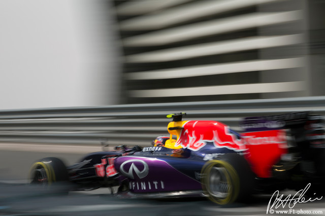 Kvyat_2015_Monaco_02_PHC.jpg