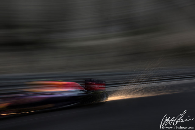 Kvyat_2015_Monaco_03_PHC.jpg