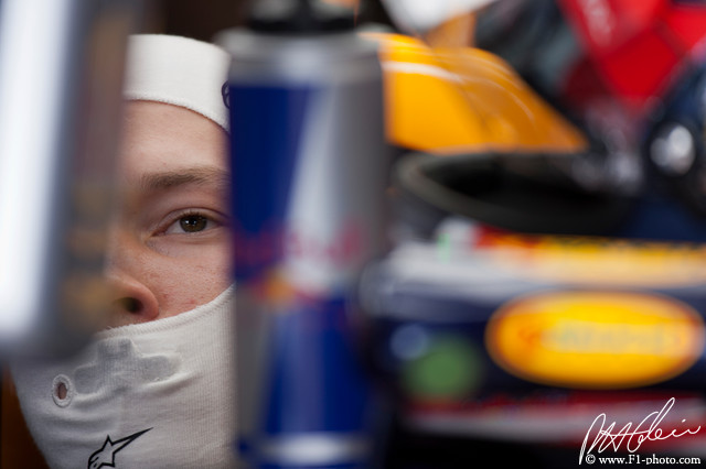 Kvyat_2015_Monaco_04_PHC.jpg