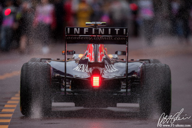 Kvyat_2015_Monaco_05_PHC.jpg