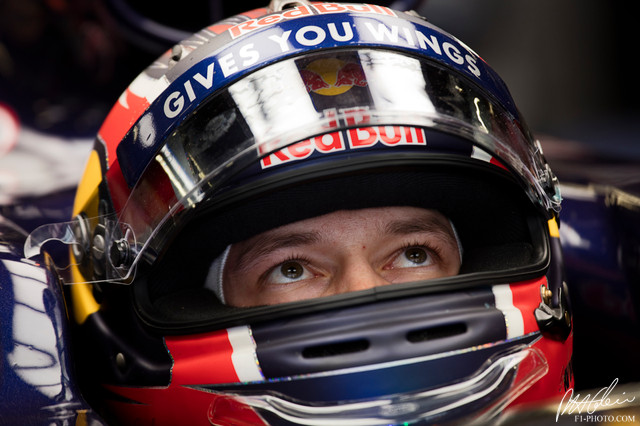 Kvyat_2016_Spain_01_PHC.jpg