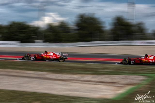 Raikkonen-Vettel_2017_Spain_01_PHC.jpg