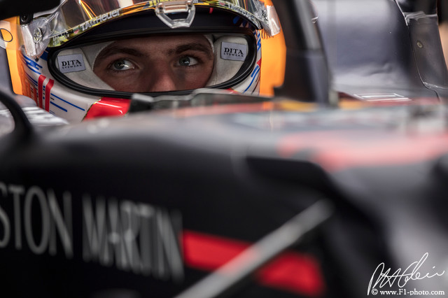 Verstappen_2019_Japan_05_PHC.jpg